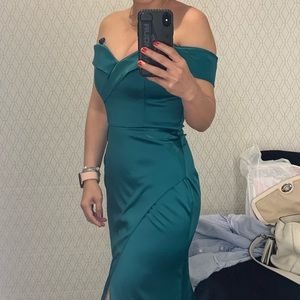 NWT Long emerald fish tail, mermaid style dress.